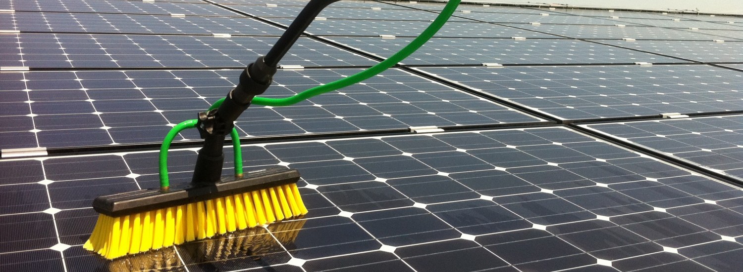 Nettoyage d’un panneau photovoltaïque 5 erreurs à ne pas commettre